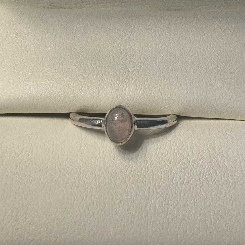 Elegant Silver Ring with Oval Stone